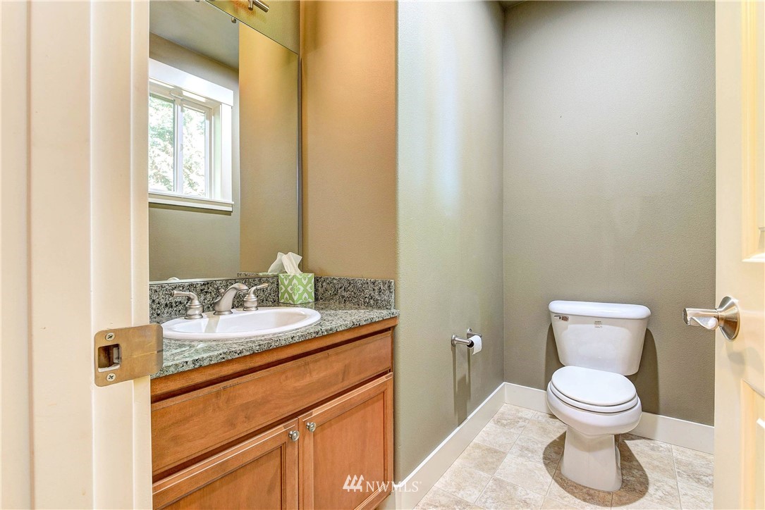 21980 Vine Road Brier, WA 98036 - Photo 17 of 36 Gallery Image 17