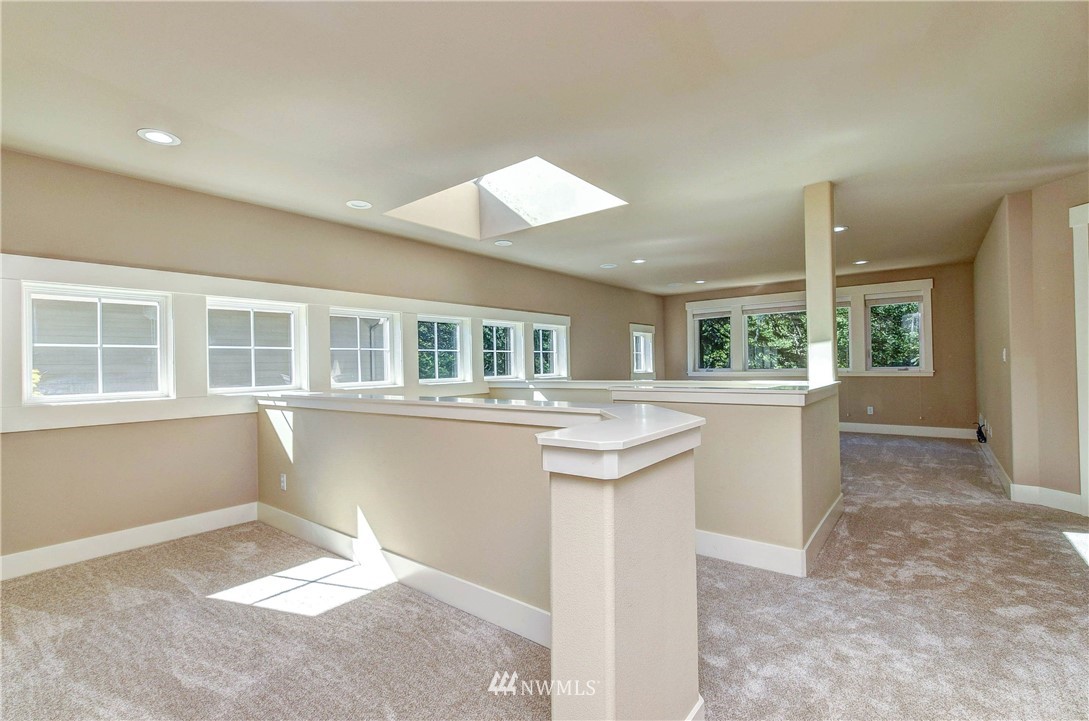 21980 Vine Road Brier, WA 98036 - Photo 18 of 36 Gallery Image 18