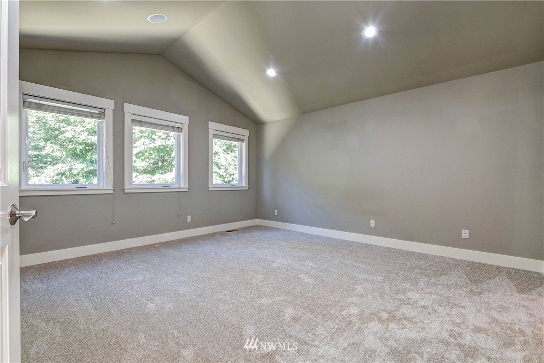 21980 Vine Road Brier, WA 98036 - Photo 20 of 36 Gallery Image 20