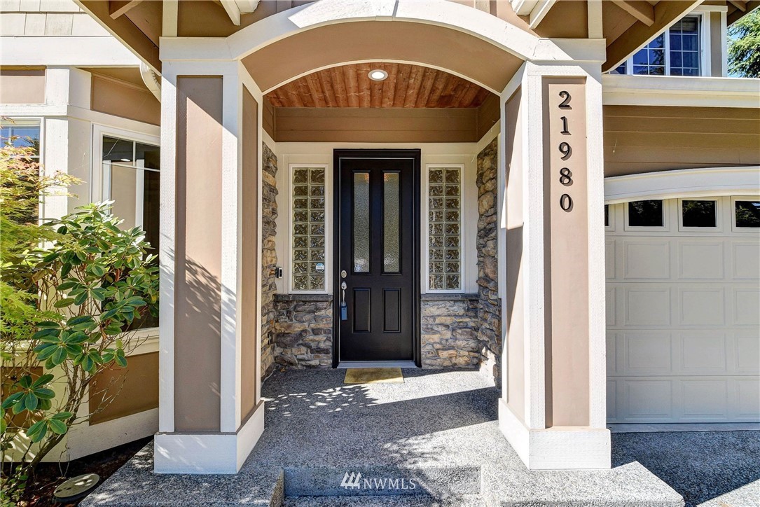 21980 Vine Road Brier, WA 98036 - Photo 3 of 36 Gallery Image 3