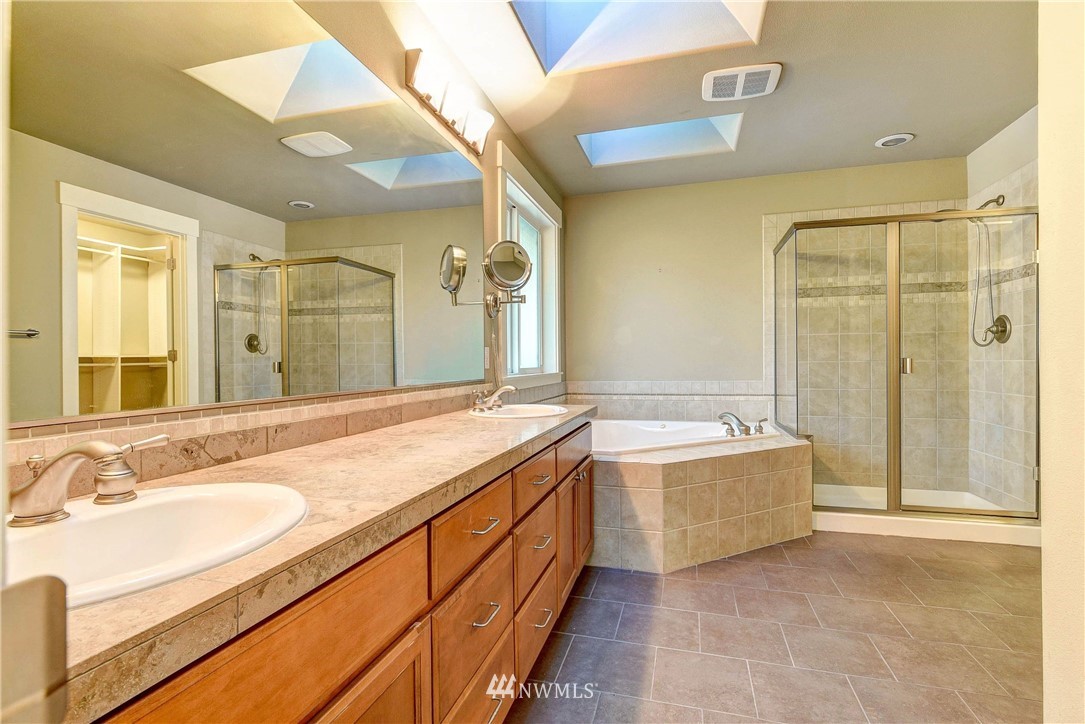 21980 Vine Road Brier, WA 98036 - Photo 21 of 36 Gallery Image 21