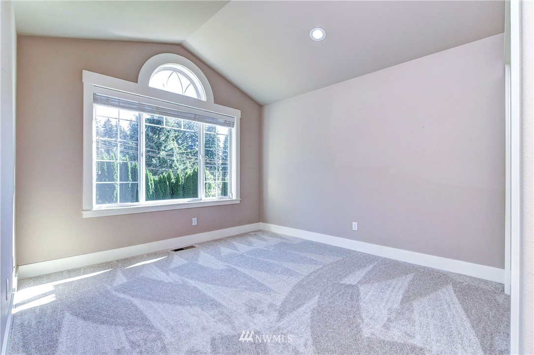 21980 Vine Road Brier, WA 98036 - Photo 24 of 36 Gallery Image 24