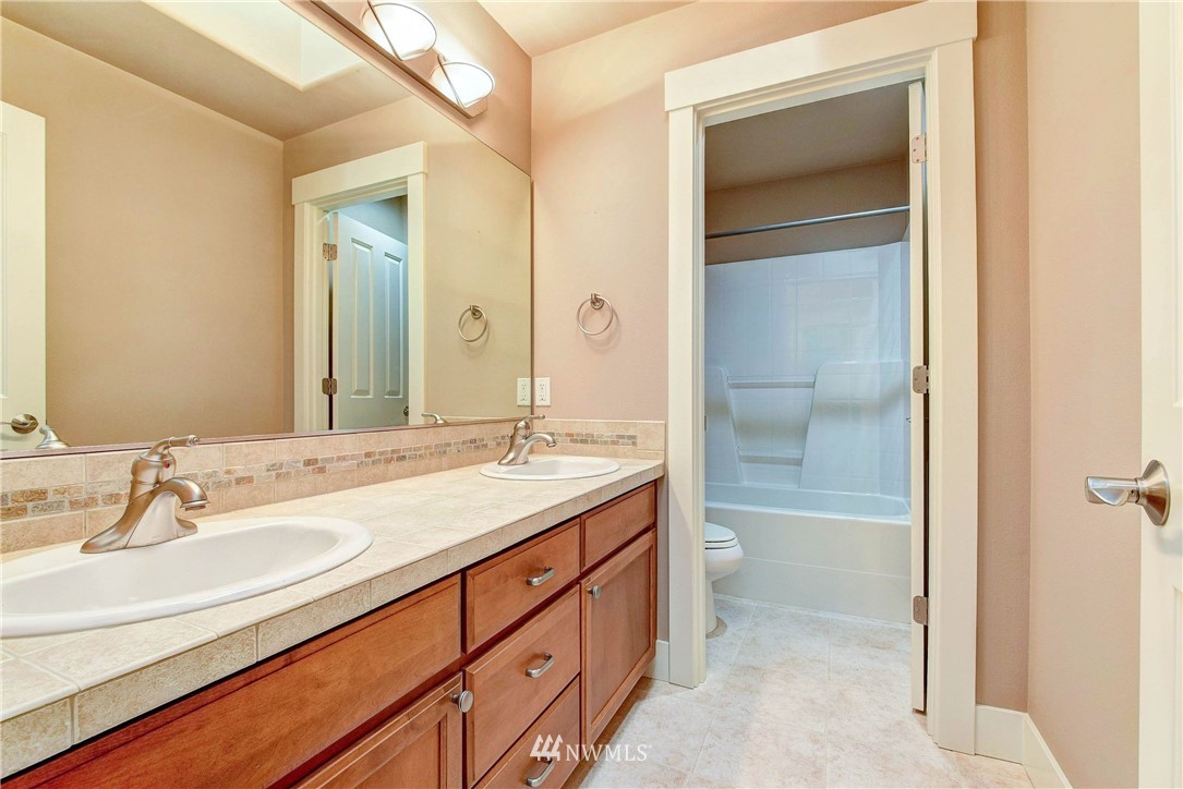 21980 Vine Road Brier, WA 98036 - Photo 26 of 36 Gallery Image 26