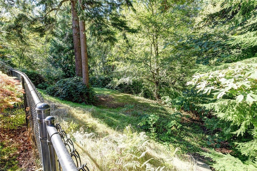 21980 Vine Road Brier, WA 98036 - Photo 29 of 36 Gallery Image 29