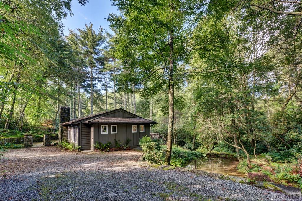 144 Picklesimer Road Highlands, NC 28741 - Photo 2 of 23 Gallery Image 2