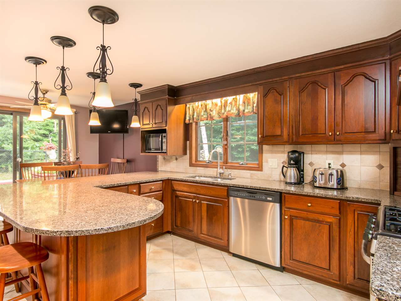 101 Birch Drive Rindge, NH 03461 - Photo 4 of 40