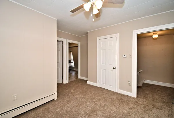 $1,200 | 563 King Street, Pottstown, PA 19464