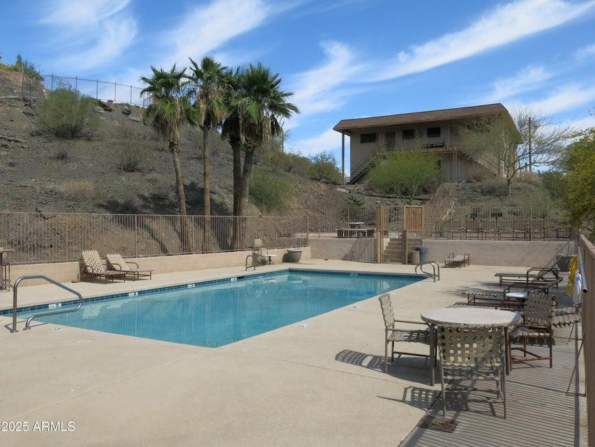1130 East Butler Drive, Unit B4 Phoenix, AZ 85020 - Photo 12 of 17 a view of a backyard with plants and patio