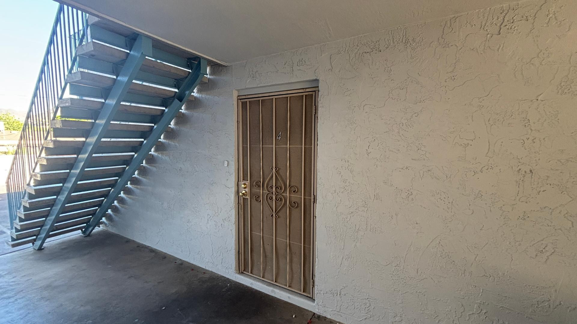 1130 East Butler Drive, Unit B4 Phoenix, AZ 85020 - Photo 2 of 17 a view of walk in closet with empty racks