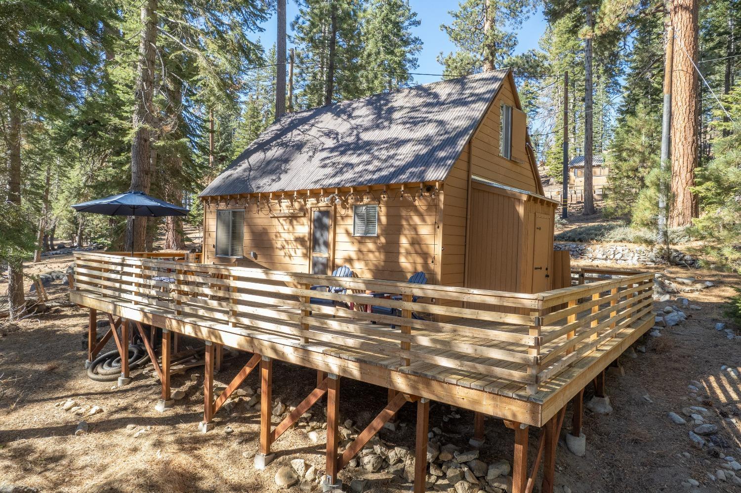 61347 Old Hunting Road Mono Hot Springs, CA 93634 - Photo 30 of 31 an outdoor space with furniture