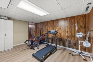 707 West Maplewood Court Milwaukee, WI 53221 - Photo 16 of 21 r22