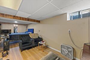 707 West Maplewood Court Milwaukee, WI 53221 - Photo 20 of 21 r27