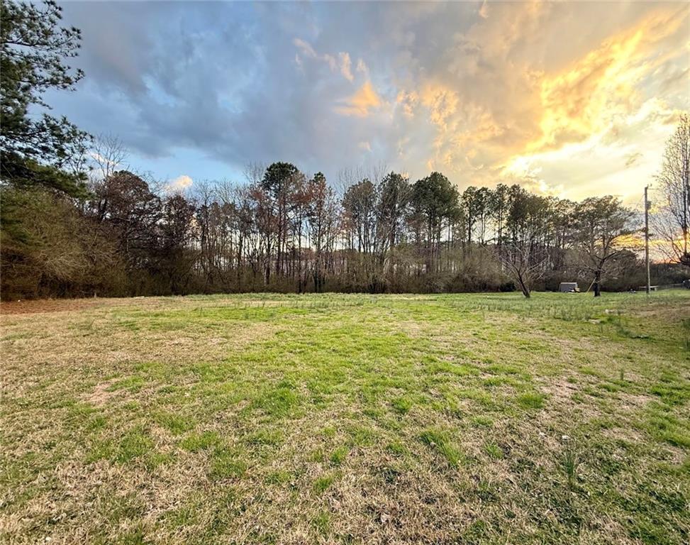 1801 Dews Pond Road Southeast Calhoun, GA 30701 - Photo 15 of 16 a view of patio and yard