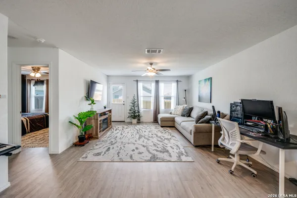 $259,999 | 5119 Hornbeck Heights, Converse, TX 78109