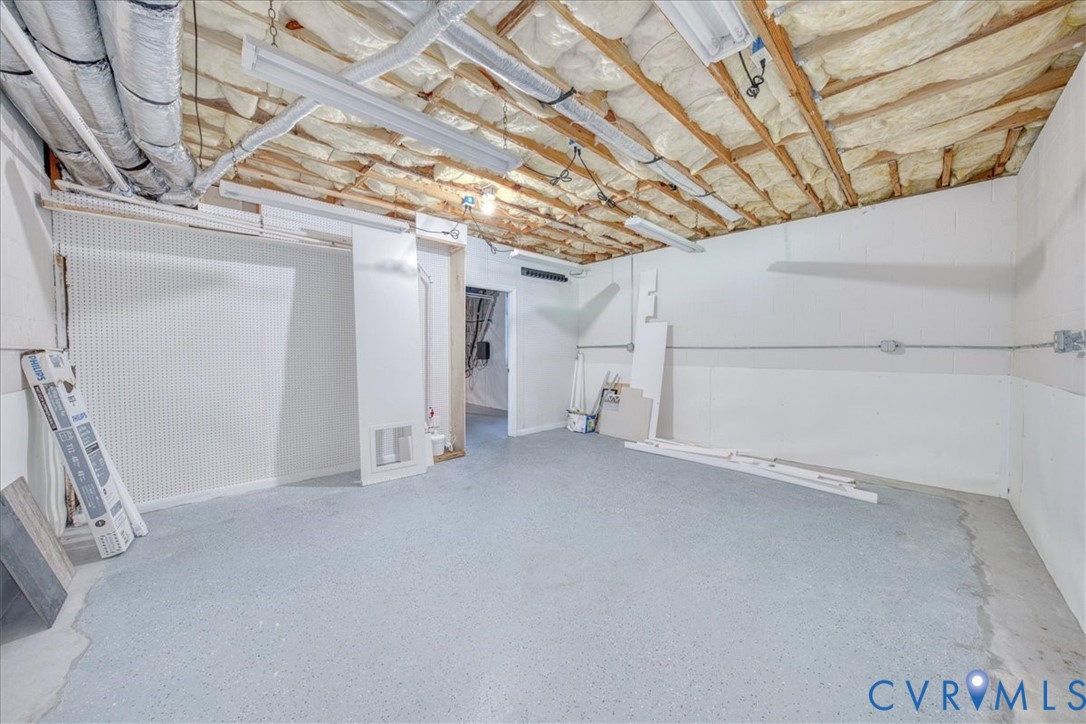 1813 Gildenborough Court Midlothian, VA 23113 - Photo 41 of 46 a view of empty room with white walls