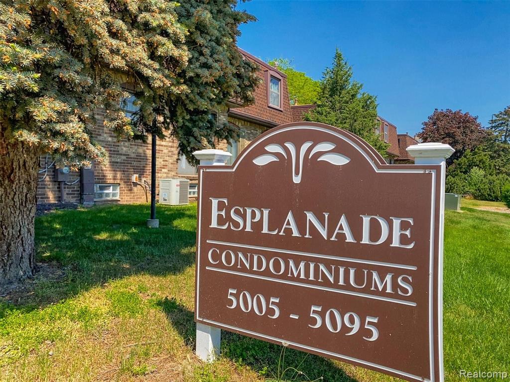 5055 Crooks Road, Unit 15 Royal Oak, MI 48073 - Photo 2 of 22