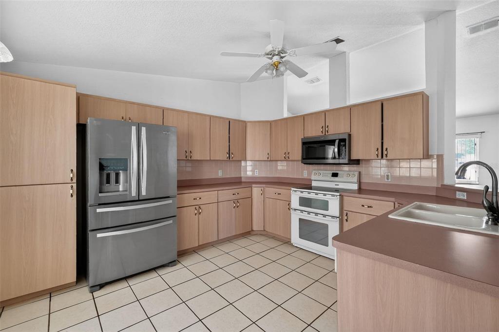 6118 Southwest 100th Loop Ocala, FL 34476 - Photo 7 of 28