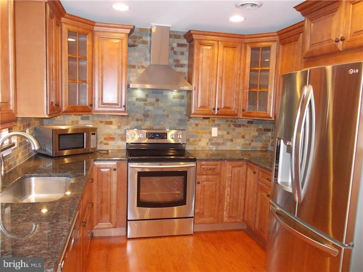 33 Jadewood Road Levittown, PA 19056 - Photo 6 of 23 Kitchen