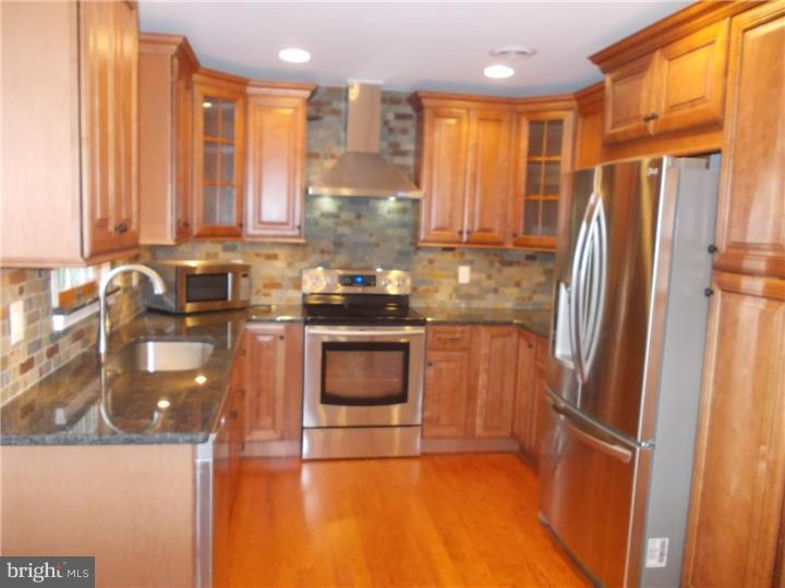 33 Jadewood Road Levittown, PA 19056 - Photo 7 of 23 Kitchen