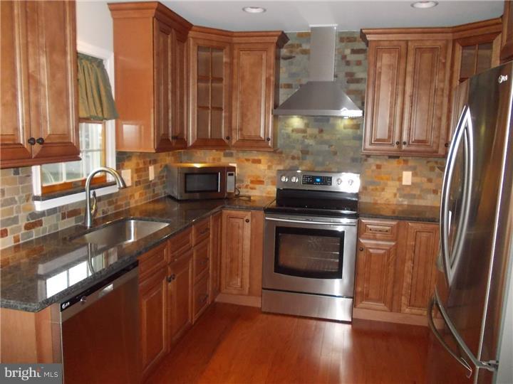 33 Jadewood Road Levittown, PA 19056 - Photo 8 of 23 Kitchen