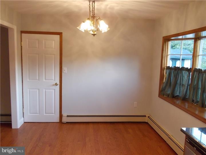 33 Jadewood Road Levittown, PA 19056 - Photo 10 of 23 Dining Room