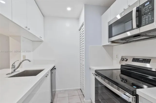 $294,900 | 9704 Hammocks Boulevard, Unit 201, Miami, FL 33196