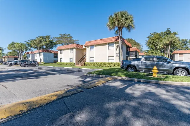 $294,900 | 9704 Hammocks Boulevard, Unit 201, Miami, FL 33196