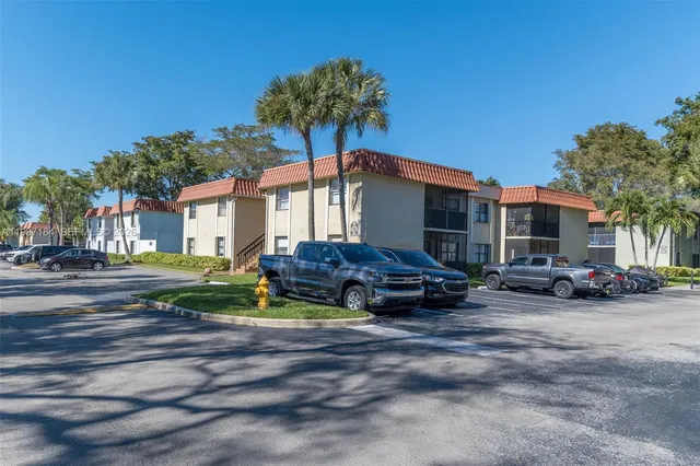 $294,900 | 9704 Hammocks Boulevard, Unit 201, Miami, FL 33196