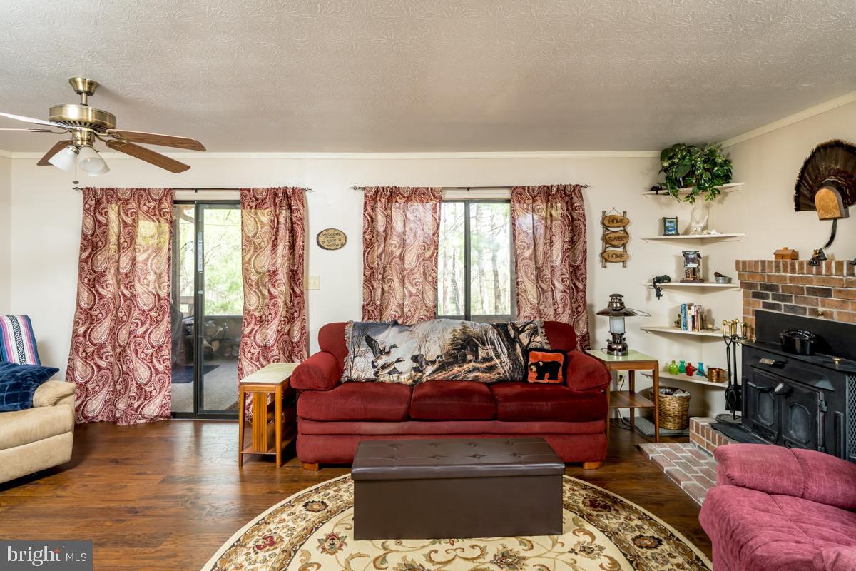 877 North Maple Road Mount Jackson, VA 22842 - Photo 25 of 42 a living room with furniture and a window