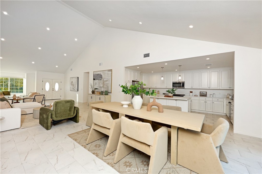 8550 Raviller Drive Downey, CA 90240 - Photo 9 of 38 Gallery Image 9