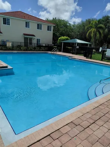 $385,000 | 21205 Northwest 14th Place, Unit 319, Miami, FL 33169