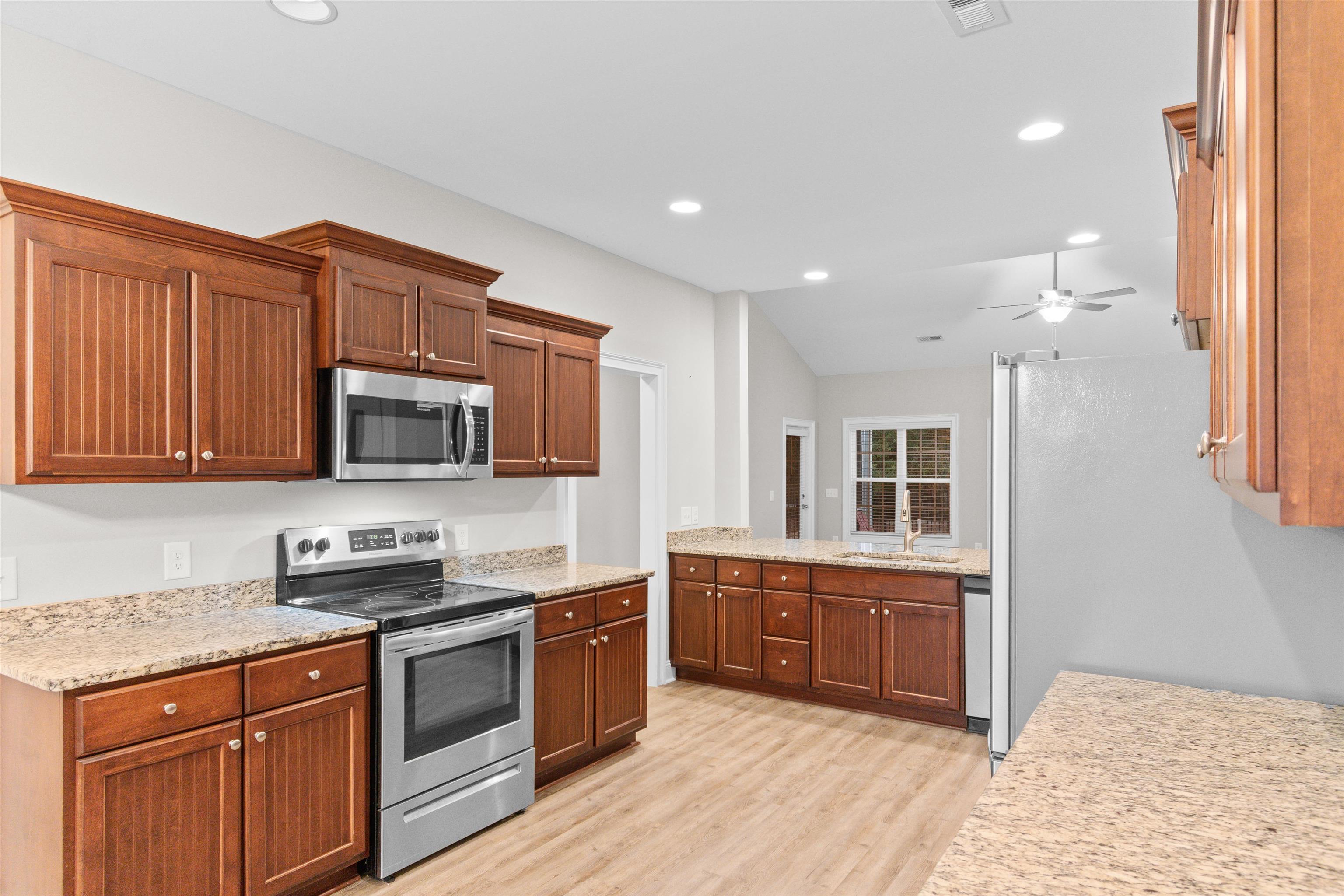 208 Baylee Circle Galivants Ferry, SC 29544 - Photo 4 of 39