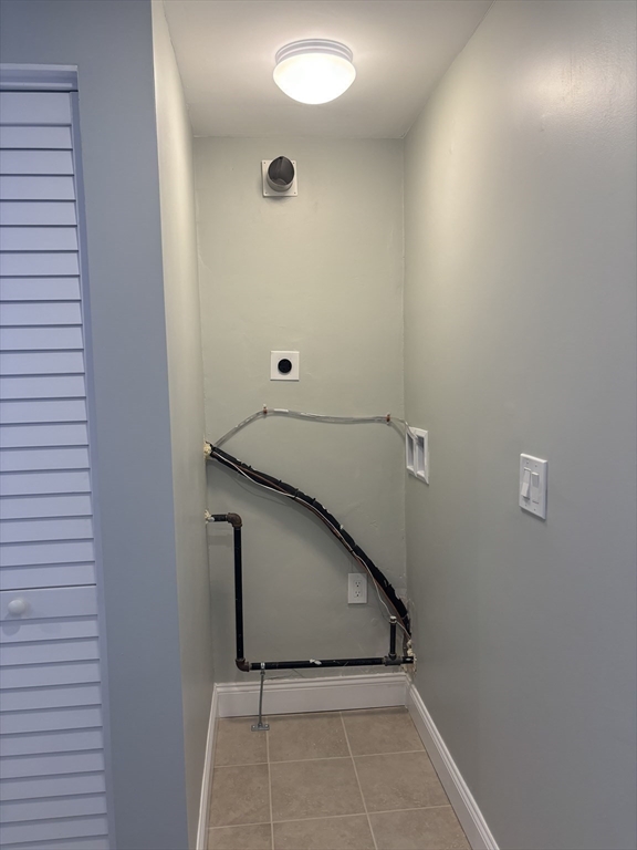 63 Callender Street, Unit 3R Boston, MA 02124 - Photo 8 of 24 a view of an empty room