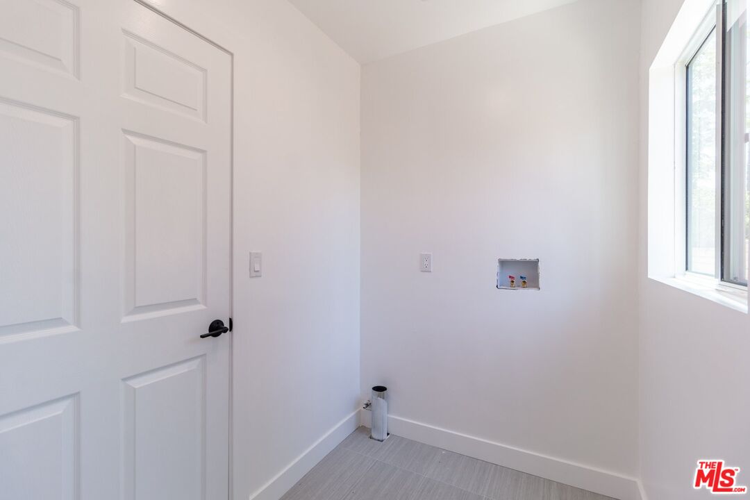 9416 Ruffner Avenue Northridge, CA 91343 - Photo 13 of 27