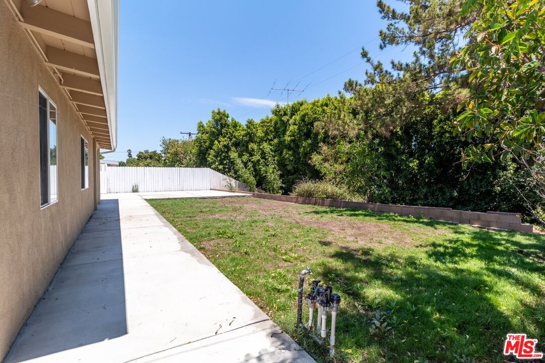 9416 Ruffner Avenue Northridge, CA 91343 - Photo 26 of 27 a view of a backyard