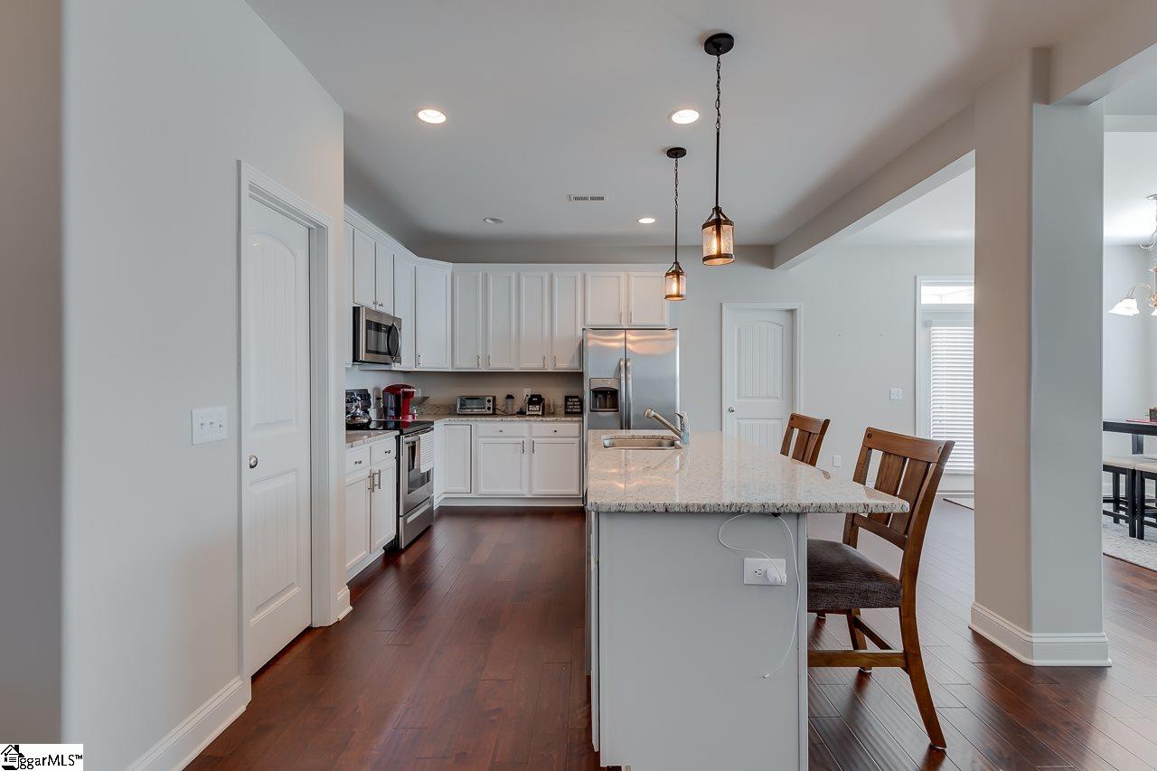 313 Longfellow Way Simpsonville, SC 29681 - Photo 3 of 33 Gallery Image 3