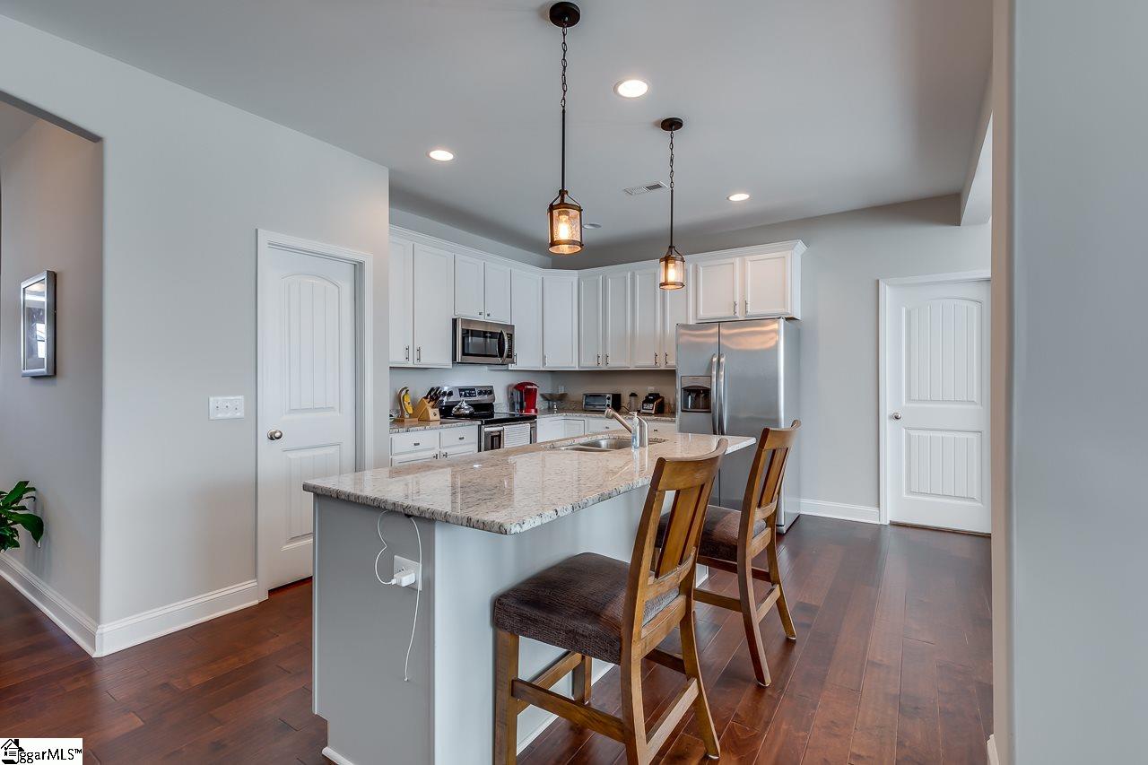 313 Longfellow Way Simpsonville, SC 29681 - Photo 4 of 33 Gallery Image 4