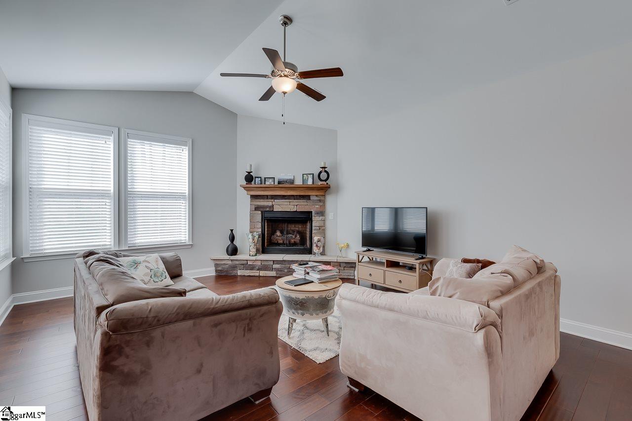 313 Longfellow Way Simpsonville, SC 29681 - Photo 9 of 33 Gallery Image 9
