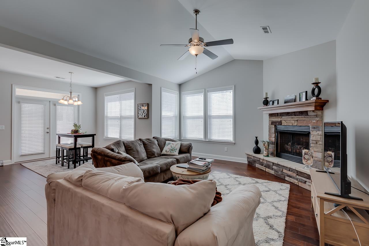 313 Longfellow Way Simpsonville, SC 29681 - Photo 10 of 33 Gallery Image 10