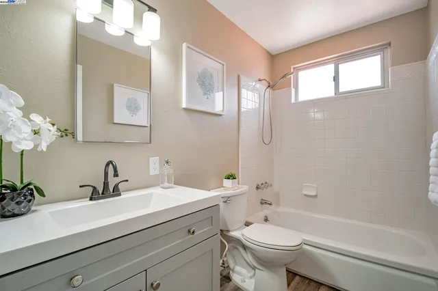 $899,000 | 15586 VÃa Madeline, San Lorenzo, CA 94580