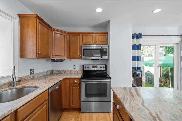 $950,000 | 30 South Baptist Street, Newport, RI 02840