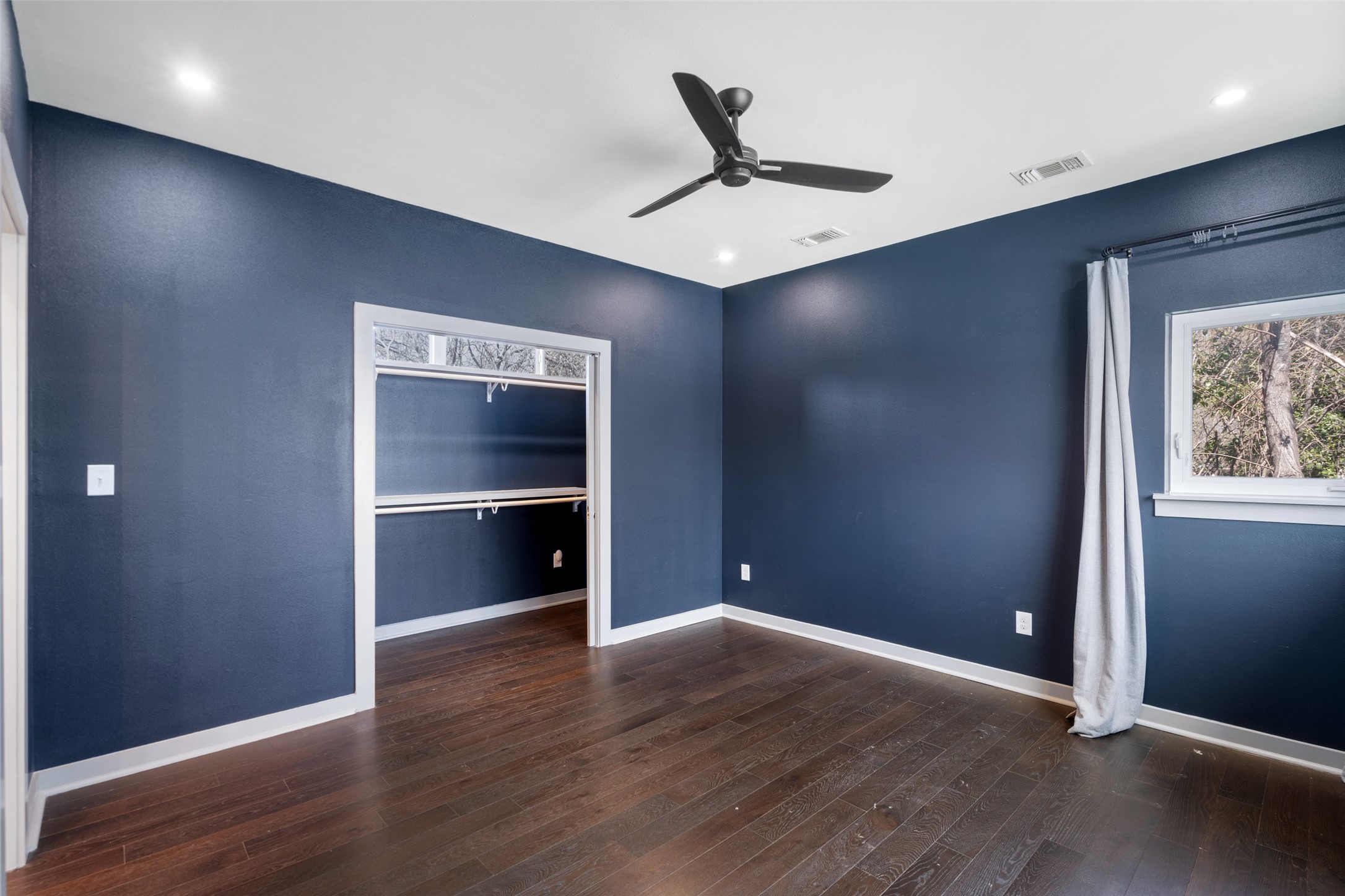 5928 Lux Street Austin, TX 78721 - Photo 12 of 27