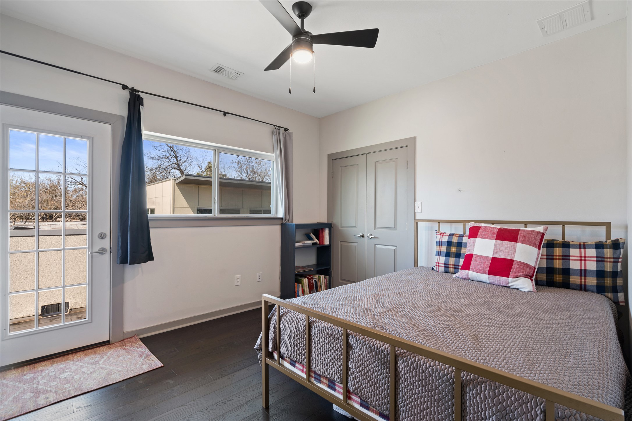 5928 Lux Street Austin, TX 78721 - Photo 17 of 27