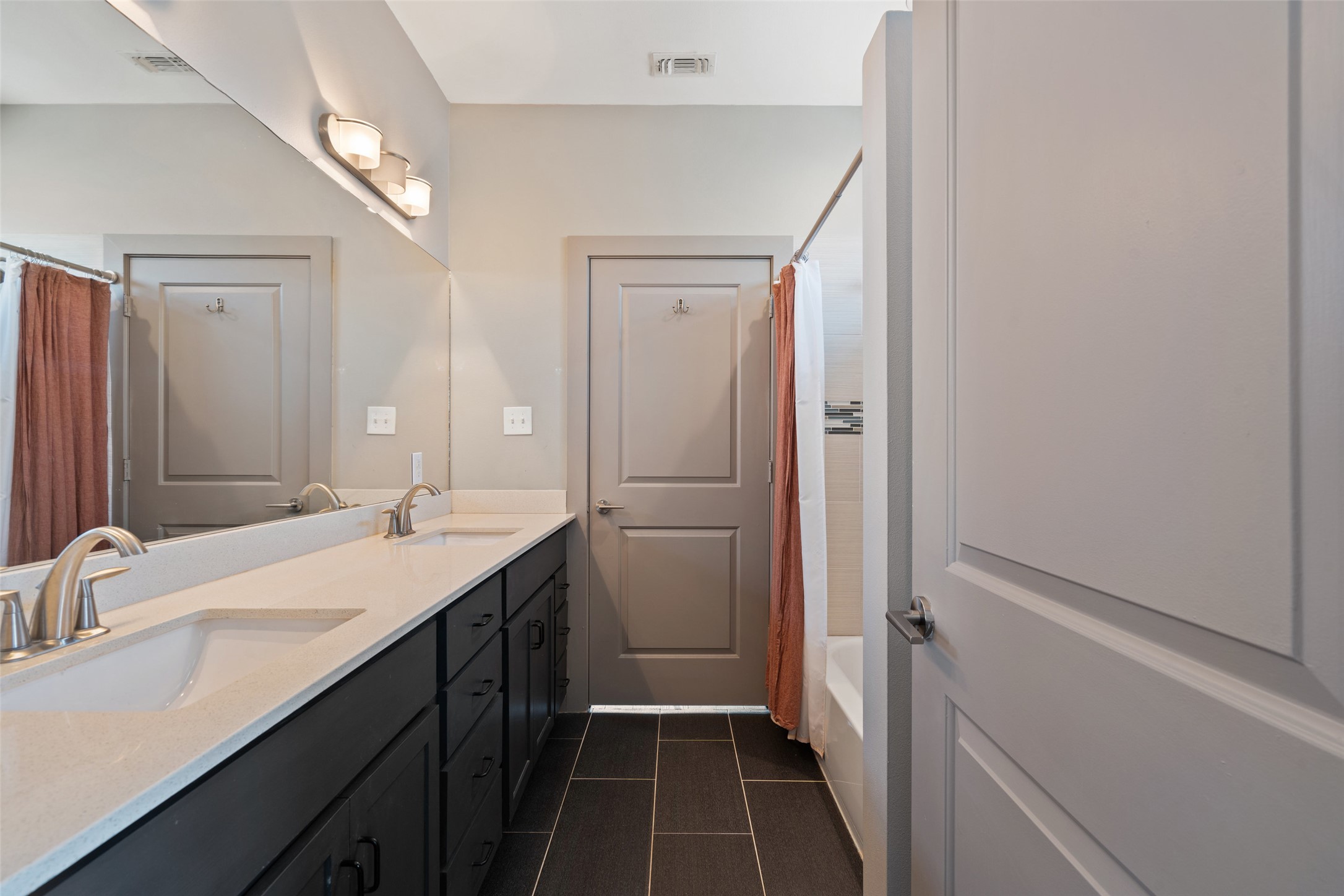 5928 Lux Street Austin, TX 78721 - Photo 20 of 27