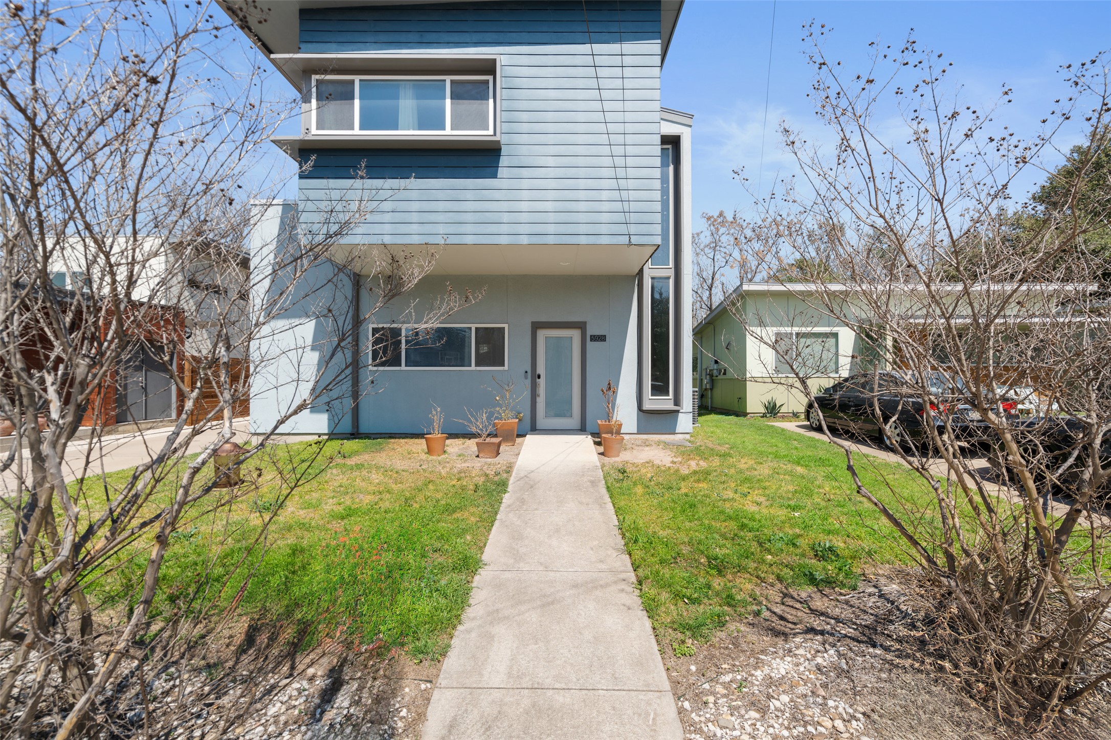 5928 Lux Street Austin, TX 78721 - Photo 2 of 27