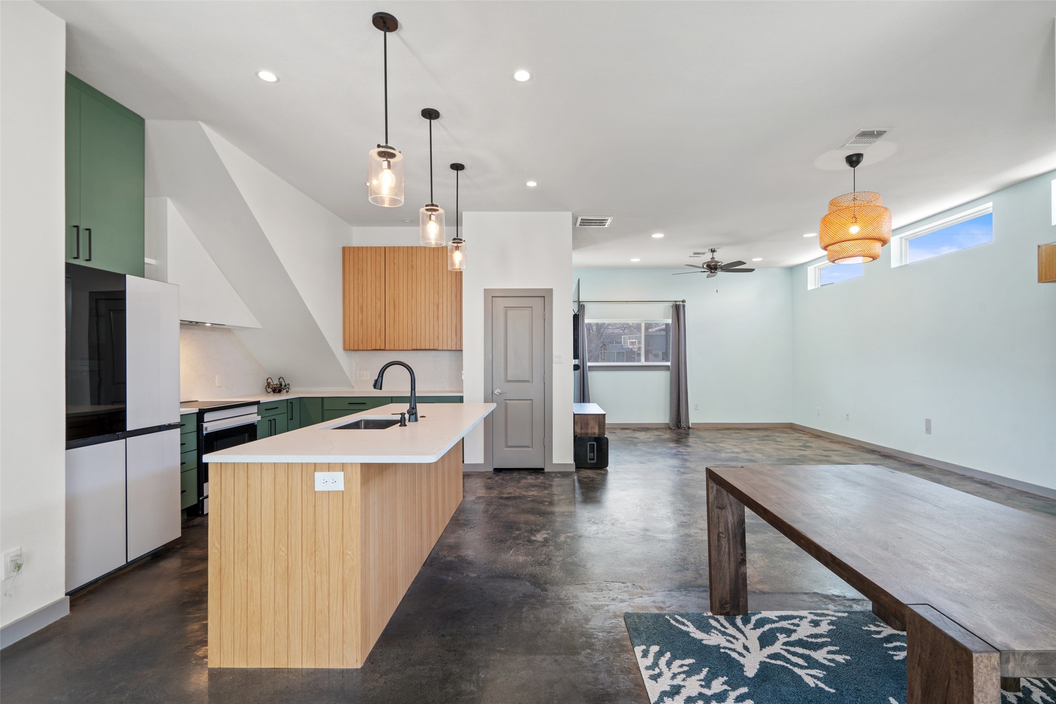 5928 Lux Street Austin, TX 78721 - Photo 5 of 27