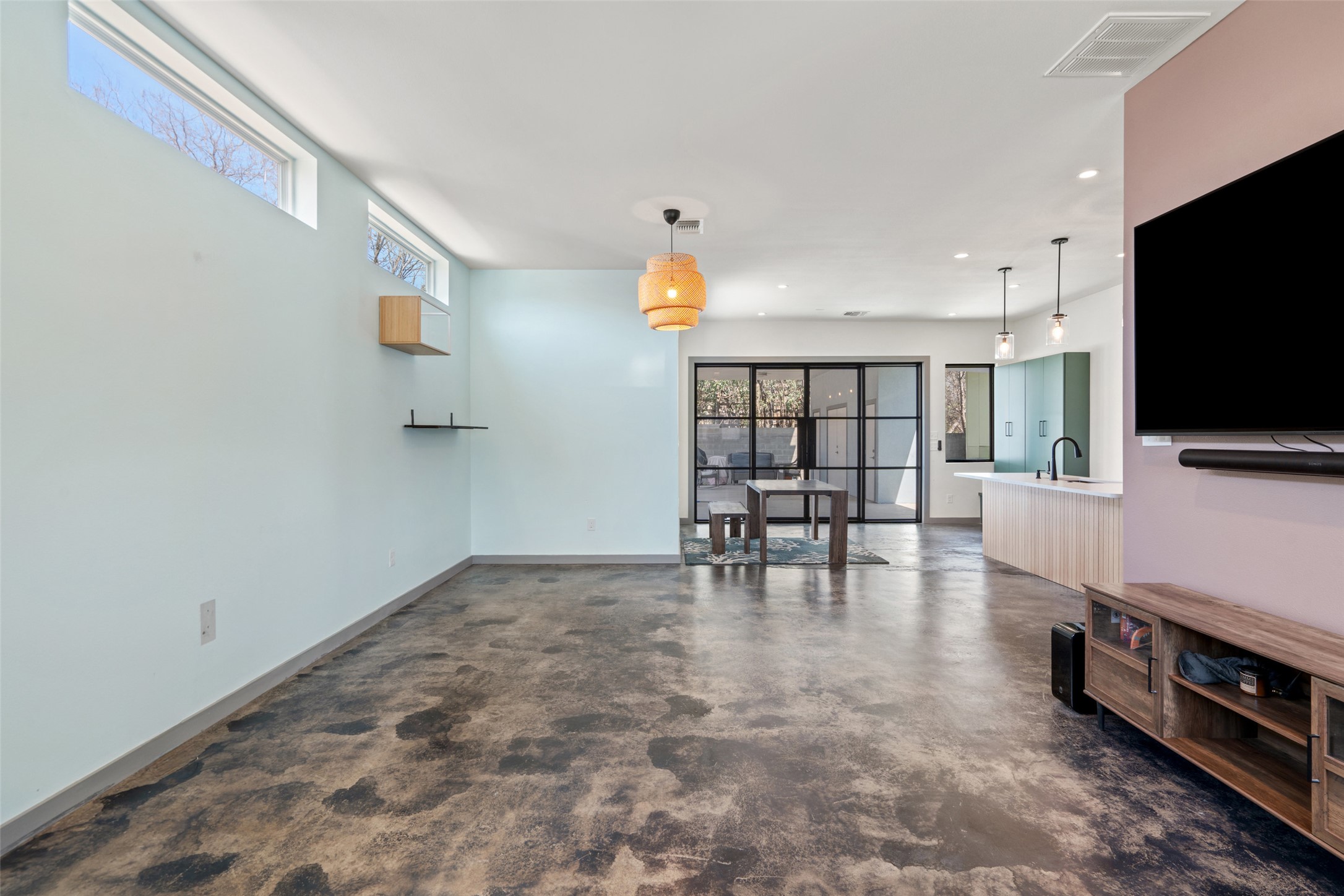 5928 Lux Street Austin, TX 78721 - Photo 7 of 27