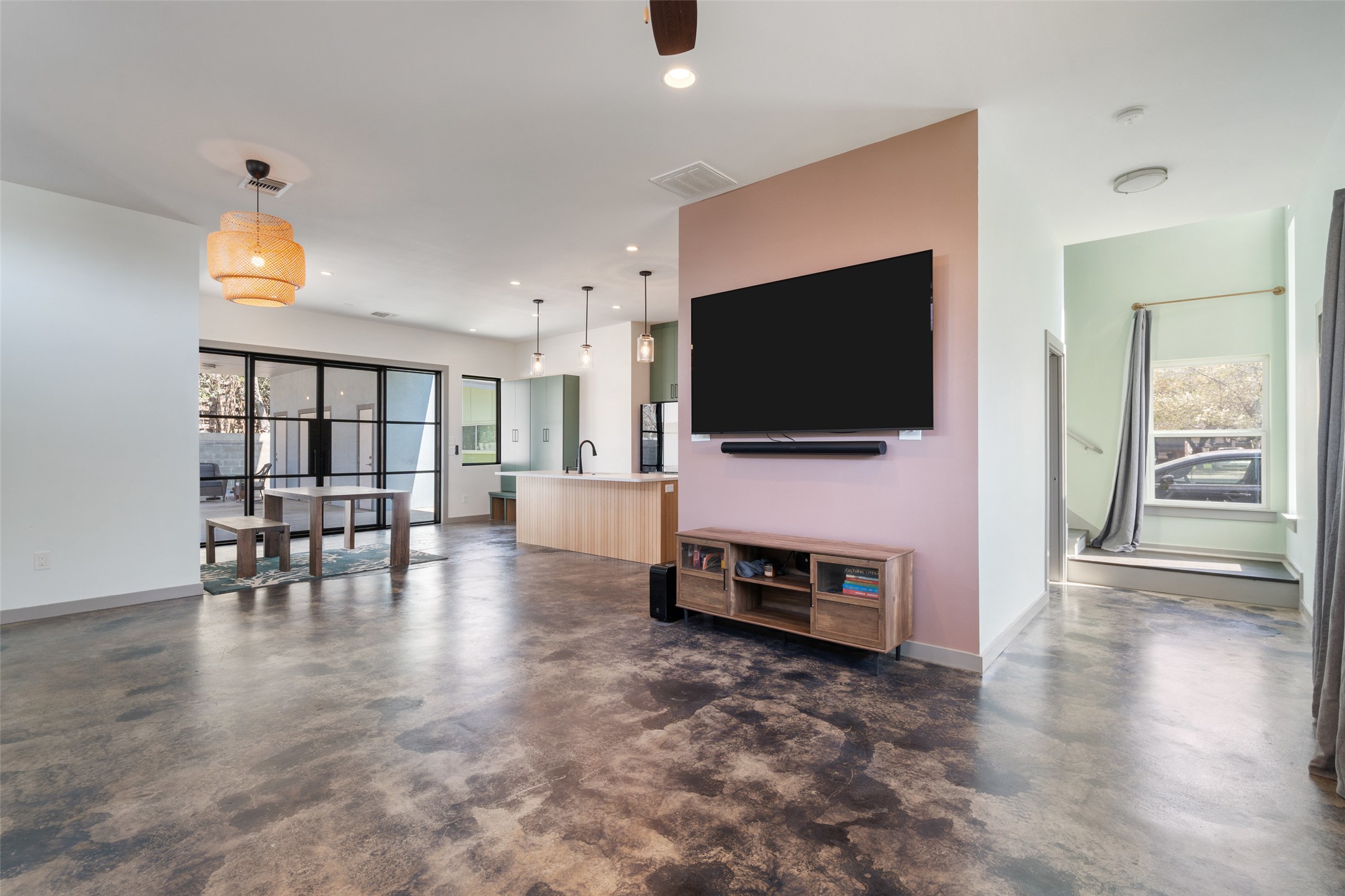 5928 Lux Street Austin, TX 78721 - Photo 8 of 27