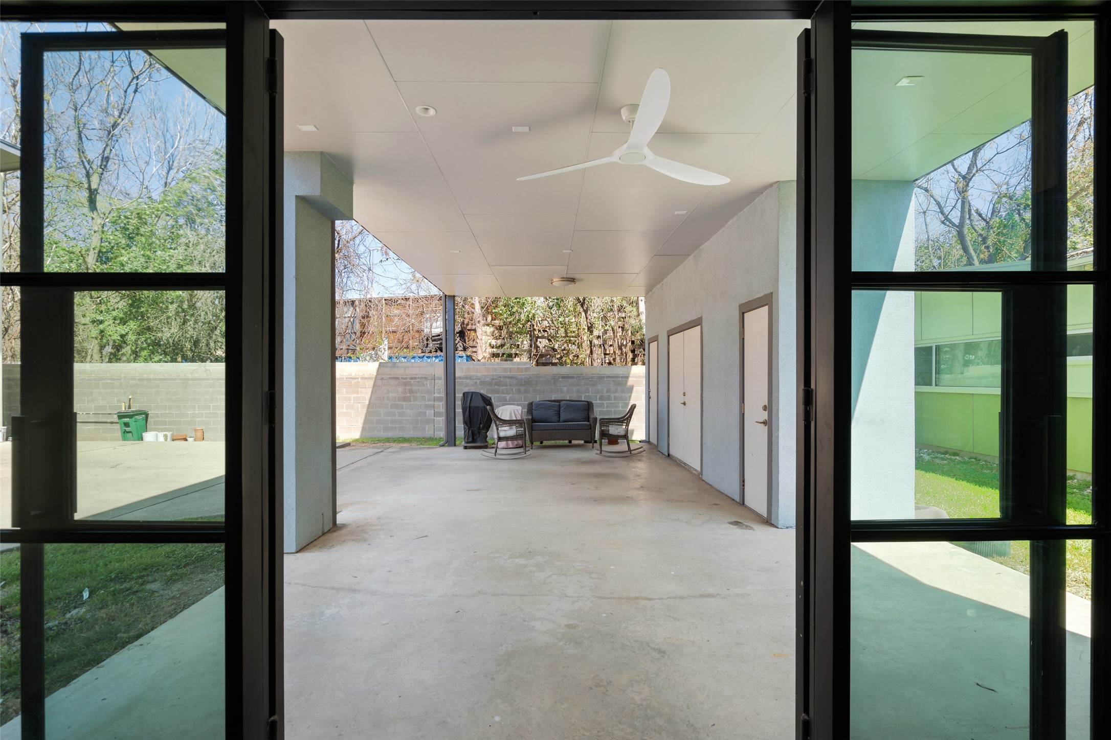 5928 Lux Street Austin, TX 78721 - Photo 9 of 27