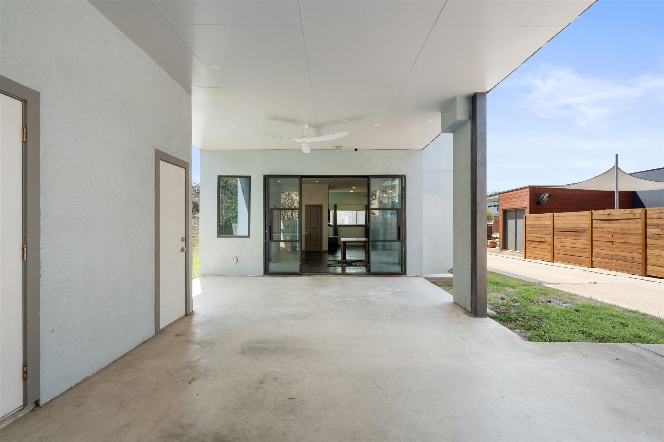 5928 Lux Street Austin, TX 78721 - Photo 10 of 27